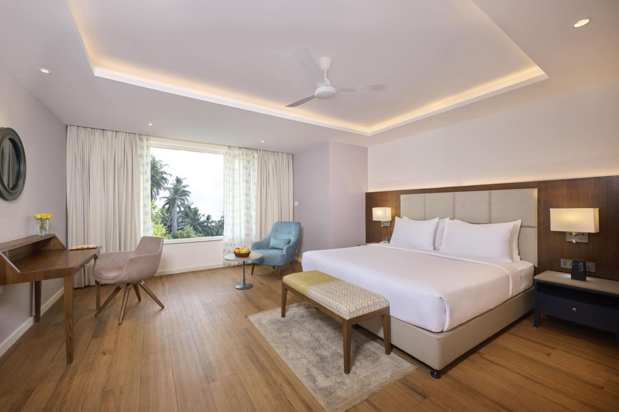 Golden Tulip Vagator Goa Hotel Exterior photo